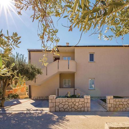 Gorgeous Apartment In Mandre With Kitchen מראה חיצוני תמונה