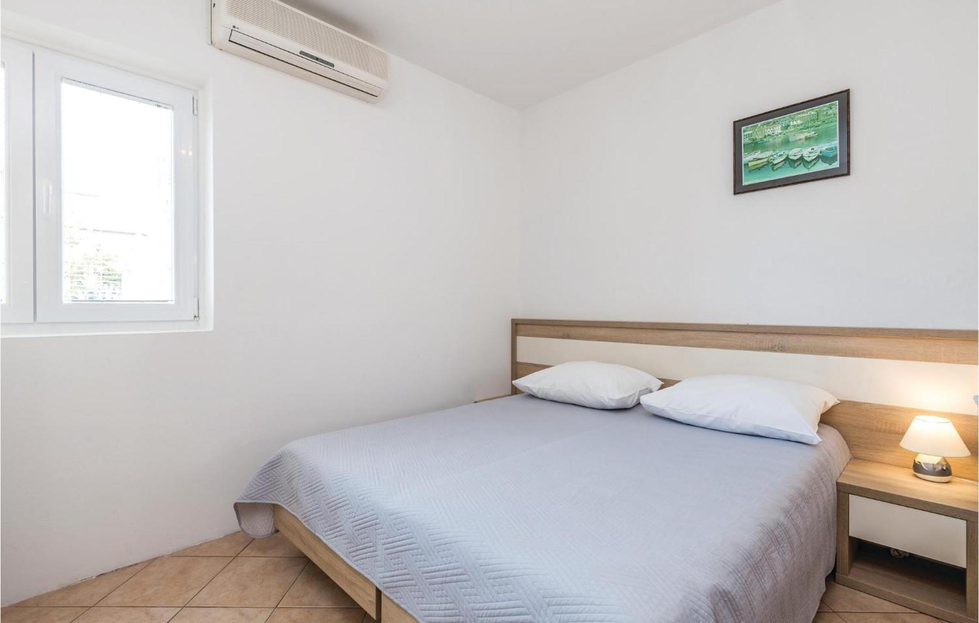 Gorgeous Apartment In Mandre With Kitchen מראה חיצוני תמונה
